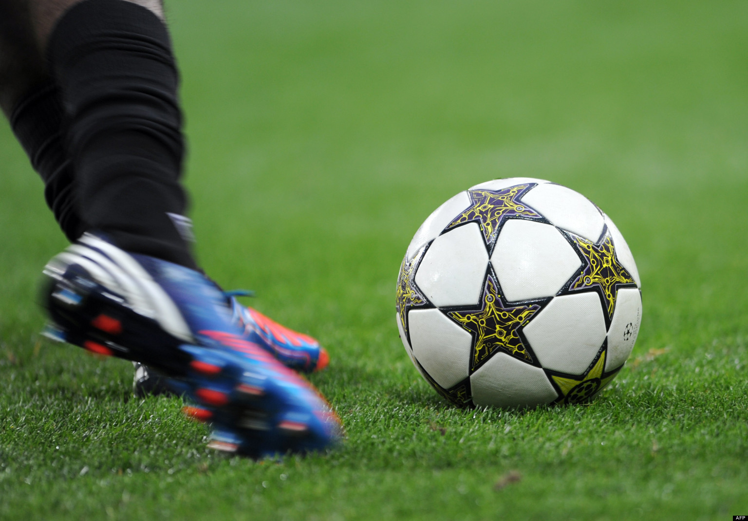 Menggali Peraturan Dalam Permainan Sepak Bola - Aspek Penting untuk Pemain dan Penggemar