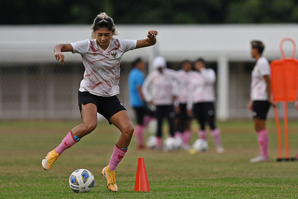 Sepakbola Putri Indonesia - Menyelami Potensi dan Tantangan di Dunia Olahraga